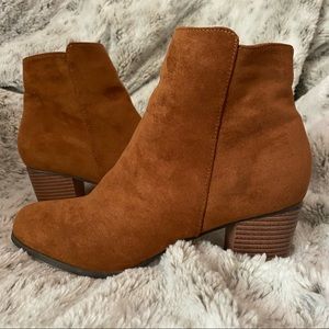 Chase and Chloe Tan Suede Boots